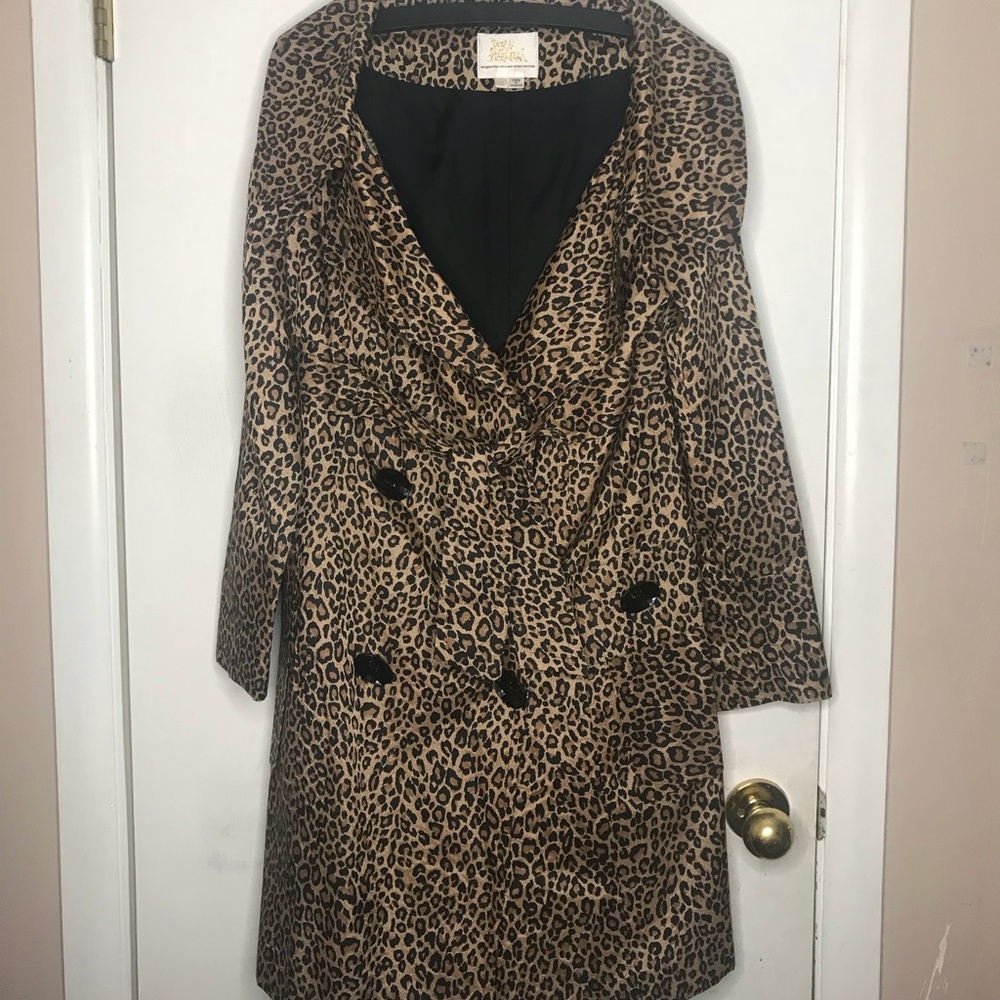 Sara Berman | Leopard trench coat